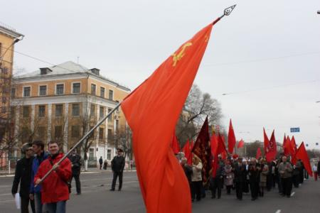 Массовая акция коммунистов в Комсомольске-на-Амуре прошла под мелодию «Интернационала»