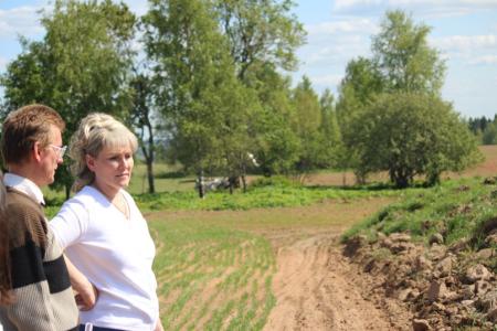 Депутат Новгородской облдумы О.А. Ефимова совершила рабочую поездку в д. Новое Рахино