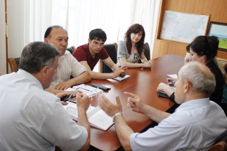 Дагестан. Фракция КПРФ  в Народном Собрании обсудила возможности изменения Конституции республики