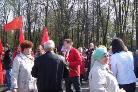 Великий Новгород. Власть - к двуглавому орлу, народ – к Вечному Огню