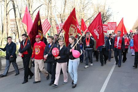 «В одной колонне за труд, народовластие, социализм!» - под таким девизом прошли Первомайские демонстрации и митинги в Псковской области