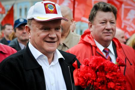 "Русский блоггер": Красная Москва. Фоторепортаж с шествия КПРФ