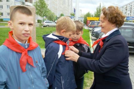 По городам Алтайского края в День пионерии курсировали пионерские автобус, трамвай и троллейбус