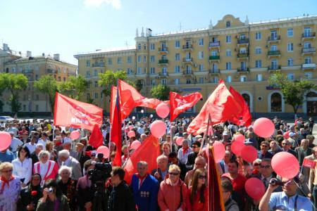 Каждый, кто честен, стань с нами вместе! Первомай в Астрахани