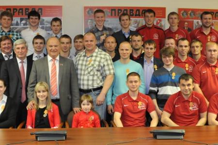 От побед на спортивных аренах – к победе КПРФ! В Госдуме чествовали членов спортивного клуба КПРФ