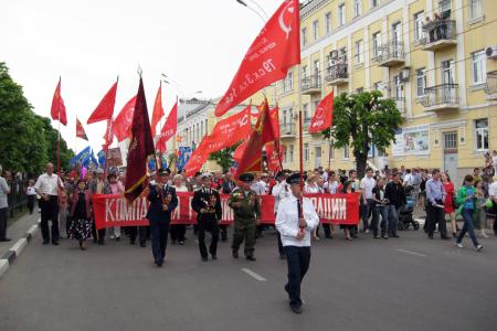 Тамбов. Коммунисты приняли участие в праздничных мероприятиях 9 мая