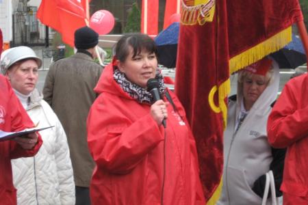 Пермь: Красные колонны Первомая