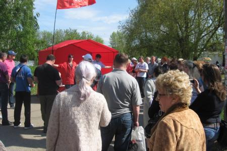 Первого секретаря Пермского крайкома Комсомола Сергея Андреянова ждёт суд за превышение численности участников пикета. 