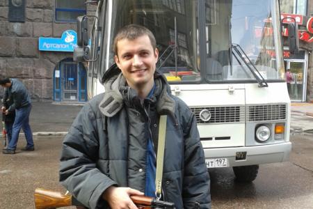 Похождения Руста-2. Москвич с "автоматическим оружием" на шее ради эксперимента без всяких проблем преодолел полицейские заграждения