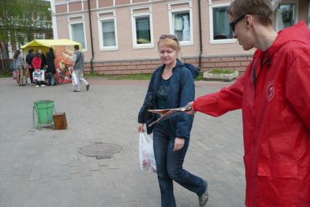 Архангельск. Комсомольский пикет против роста цен на бензин
