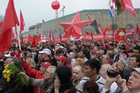 Г.А. Зюганов: «День Победы – это праздник праздников». В акции коммунистов в Москве приняли участие десятки   тысяч человек