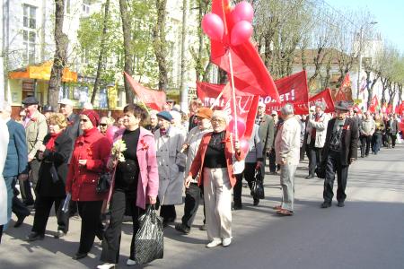 Калуга: Первомай шагает по планете