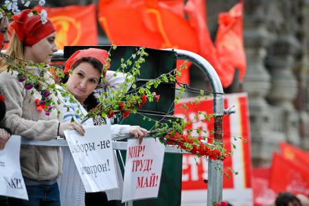 "Русский блоггер": Красная Москва. Фоторепортаж с шествия КПРФ