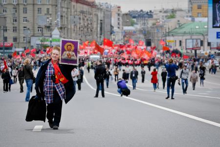 "Русский блоггер": Красная Москва. Фоторепортаж с шествия КПРФ