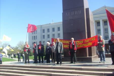 «В одной колонне за труд, народовластие, социализм!» - под таким девизом прошли Первомайские демонстрации и митинги в Псковской области