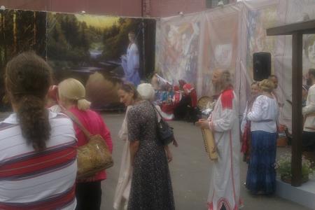 Вернем России русский дух! Репортаж с мест проведения массовых мероприятий КПРФ и «Русского Лада» в День русского языка в Москве