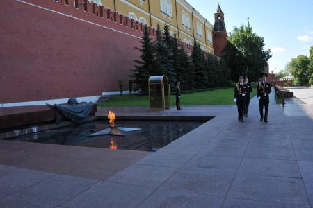 Возложение цветов к Могиле Неизвестного солдата в Москве (Фоторепортаж)