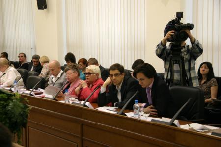 Сколько земли полагается москвичам и как отстоять свое право на землю? Круглый стол фракции КПРФ в Мосгордуме
