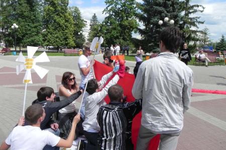 Белгородские комсомольцы провели акцию в защиту детства