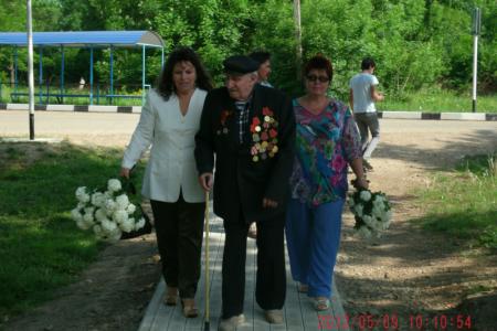Краснодарский край. Жители станицы Кутаисской благодарят депутата-коммуниста С.П. Обухова за помощь по восстановлению мемориала советским воинам