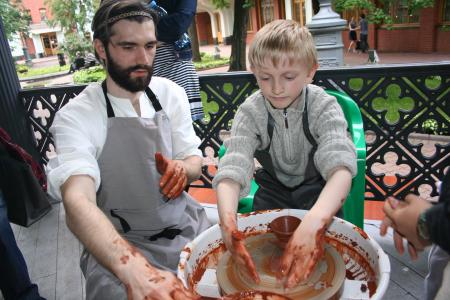 КПРФ и «Русский лад» провели массовые мероприятия в День русского языка в Москве