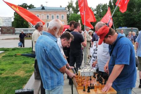 Саратов: «Русские не сдаются!»