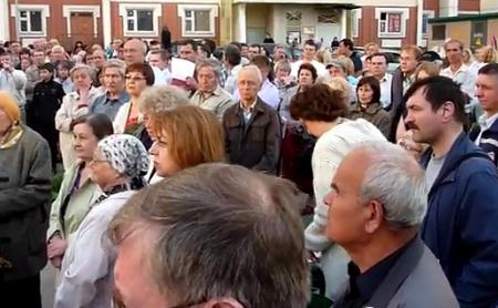 Москва. Жители Марфино протестуют против строительства под их окнами транзитных дорог. Коммунисты поддерживают требования граждан