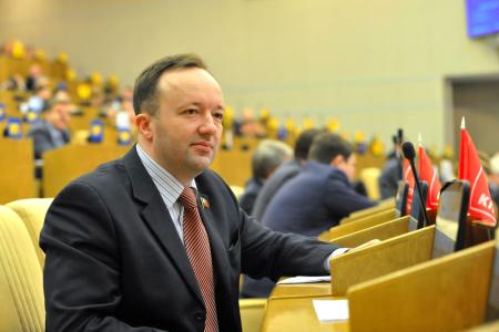 Депутат В.А. Симагин потребовал от министра культуры снять с телепроката антисоветский и русофобский фильм «Служу Советскому Союзу» 