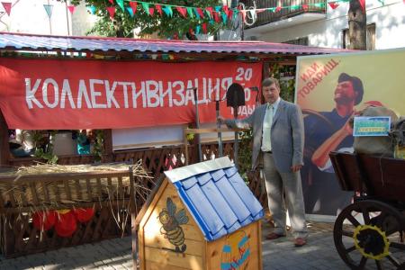 Анатолий Локоть в Полоцке возложил цветы к Мемориалу войнам, павшим в 1812 году