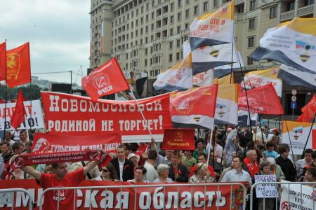 "Первый" телеканал из 55 секунд репортажа о митинге КПРФ против вступления в ВТО половину эфира потратил на пропаганду этого антинационального решения