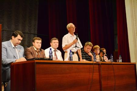 Тульская область. Депутат Госдумы Олег Лебедев принял участие в отчётно-выборной конференции новомосковских коммунистов
