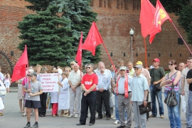 Смоленск: Митинг "белых халатов" в "облаке красных флагов". Протестная акция медиков