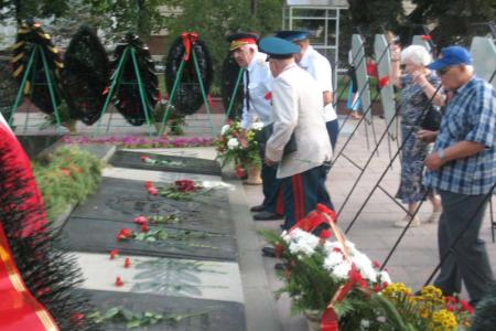 Фоторепортаж. Коммунисты и их союзники почтили память героев освобождения Белгорода