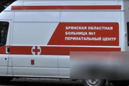 Видео. Брянские врачи в очереди за открепительными. Предвыборная кампания кандидата от партии власти дороже жизней людей