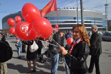 Детям – мороженое, родителям – «Правду»! Первое сентября в Санкт-Петербурге