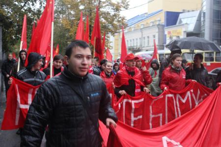 Свердловская область. Молодые коммунисты приняли участие в марше «Антикапитализм-2012» в Екатеринбурге
