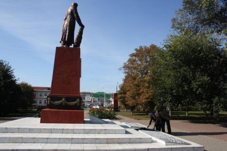 Белгородская область. С.В. Муравленко на встрече с партактивом в Ровеньках: «Даже во время Великой Отечественной войны строили заводы, а сейчас?»