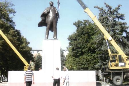 Северная Осетия: Идеи вождя, как и памятники ему – нерушимы!