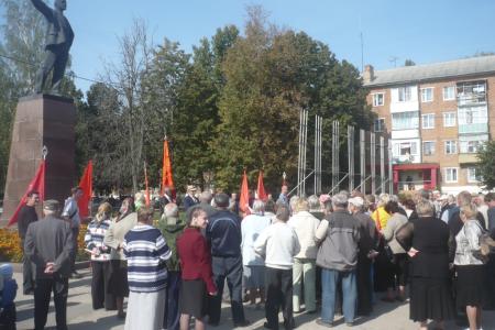 Тульская область. На митинге в Богородицке против отставки главы-единоросса голосовал только директор похоронного бюро