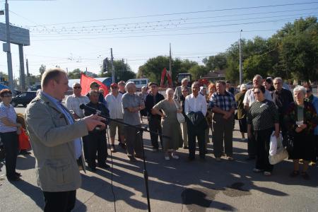 Волгоградские коммунисты продолжают серию митингов против повышения тарифов ЖКХ