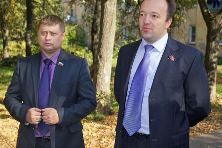 Пенза.Кандидат-коммунист Алексей Петров встретился со своими избирателями.