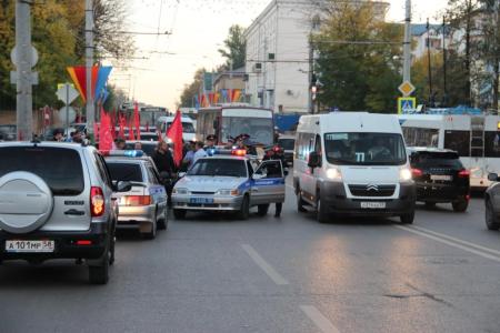 Пенза. Репрессии против коммунистов. Убрать красные флаги не получилось у Гитлера, не получится и у полицаев.