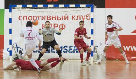 После двух туров мини-футбольный клуб КПРФ возглавляет Чемпионат России!