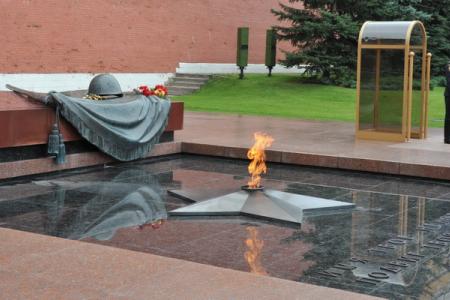 Коммунисты в Москве отметили 67-ю годовщину Победы советского народа над милитаристской Японией и окончанием Второй мировой войны   