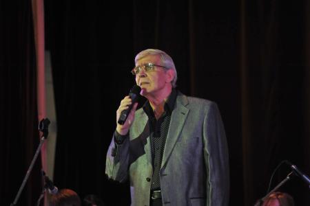 «Пока с нами советская школа, нас не одолеет ни один супостат!». Г.А. Зюганов принял участие в творческом вечере, посвященном Дню знаний и предстоящему Дню учителя