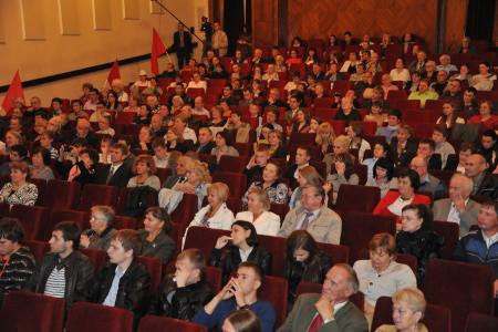 «Пока с нами советская школа, нас не одолеет ни один супостат!». Г.А. Зюганов принял участие в творческом вечере, посвященном Дню знаний и предстоящему Дню учителя