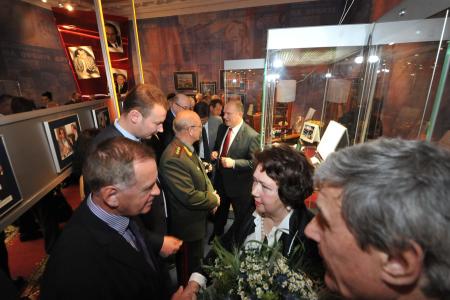«Не отступая – быть самим собой». В Москве открылась выставка, посвященная 75-летию со дня рождения Ю.Д. Маслюкова