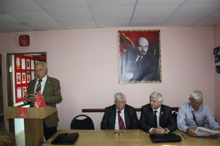 С.В. Муравленко на встрече со Старооскольским партактивом: «Надо активнее выдвигать коммунистов во все уровни депутатской вертикали власти»