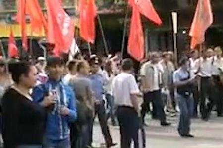 Видео. "Марш миллионов" в Саратове прошел под красным флагом