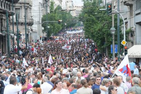 В день визита в Грецию канцлера Германии А. Меркель коммунисты и левые профсоюзы вышли на массовые митинги протеста
